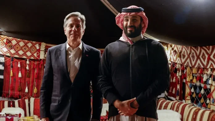 محمد بن سلمان يلتقي أنتوني بلينكن في العُلا